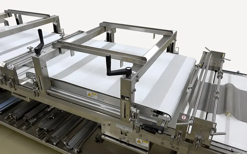 製パン機械 V4-マルチブレッドライン | レオン自動機株式会社